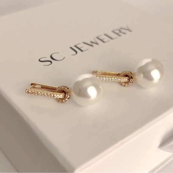 SC JEWELRY Jewelry - Pearl Hoop Earrings | Removable Part | 14K Gold Plated Luxury Jewelry